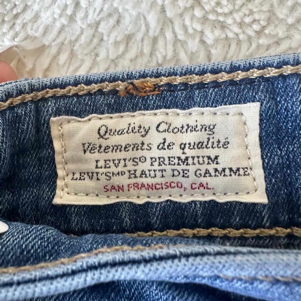 Levi’s High Rise Skinny Jeans - Picture 6 of 6